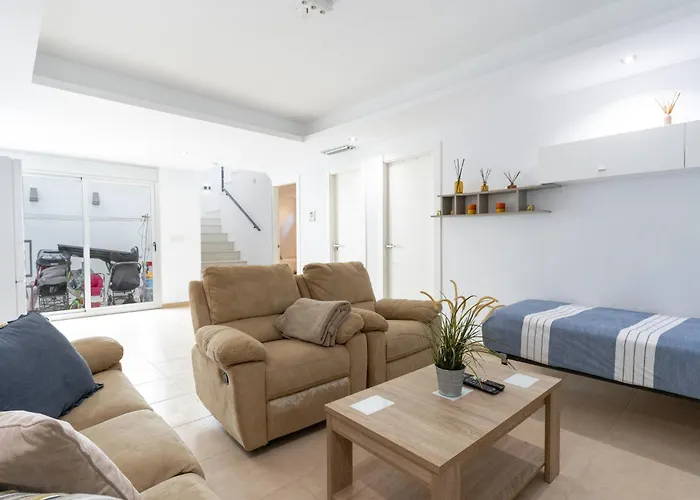 Gandhi By United Renters Torrevieja